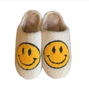 Slippers Slip-On Sz Large 9-10